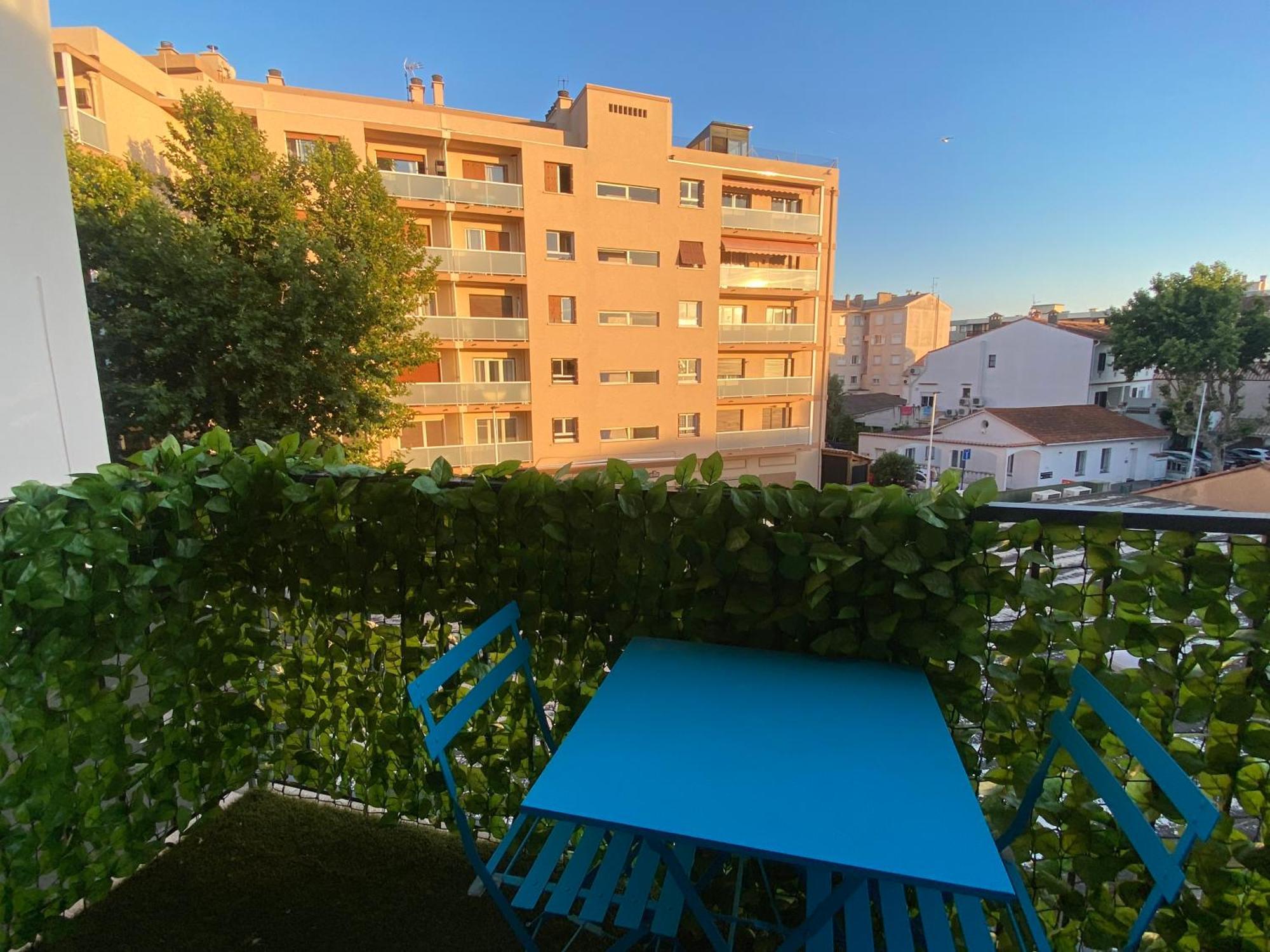 Centre Ville Sainte Maxime 100M Plage Et Commerce A Pied Luaran gambar